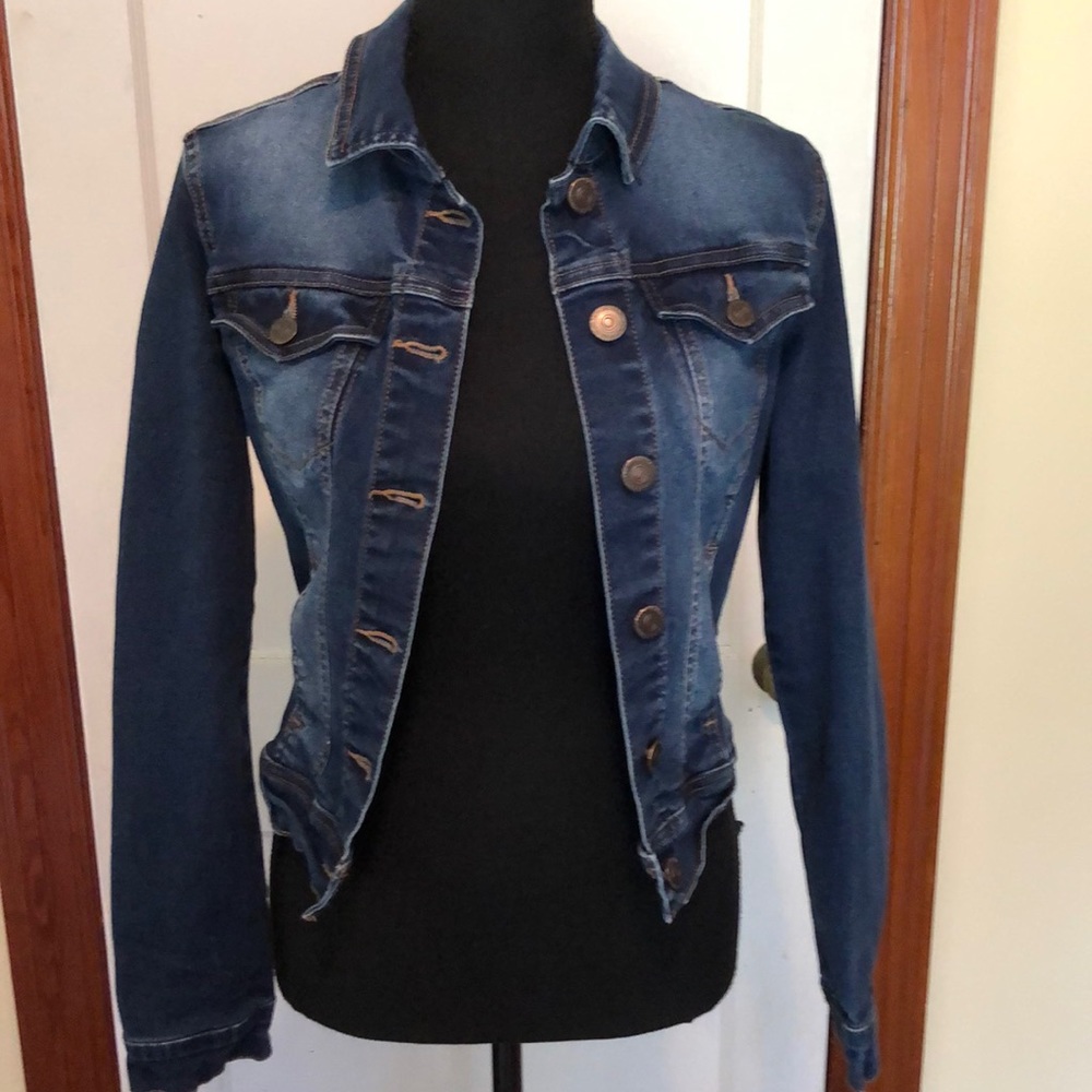 Wallflower authentic denim jacket. The dreamer fit. Size  xs. Ptp 15 “